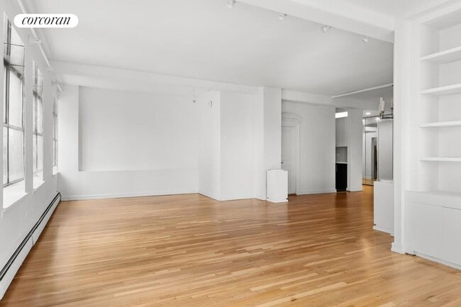 Building Photo - 260 W Broadway