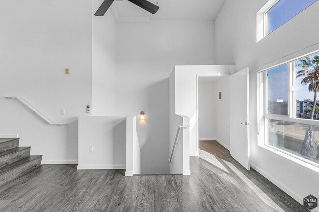 Foto del edificio - 4980 S Centinela Ave