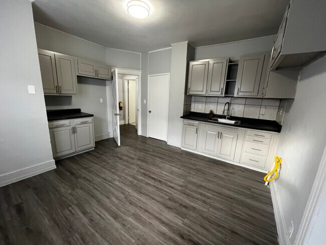 Building Photo - 2830 9th St