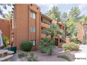 Building Photo - 4704 E Paradise Village Pkwy N
