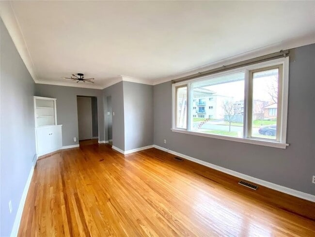 Photo du bâtiment - 78 Massey Crescent