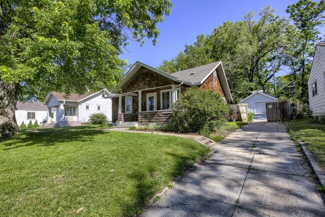 Foto del edificio - 4806 Charles St