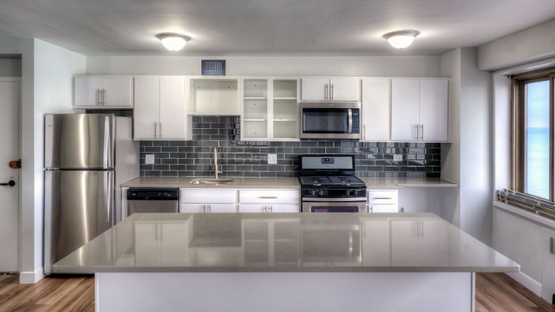 Primary Photo - 1345 N Astor St