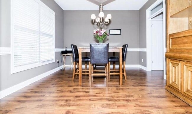 Foto del edificio - 2560 McNeil Circle ~ Haymount