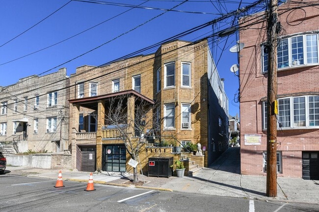 Foto del edificio - 1402 8th St