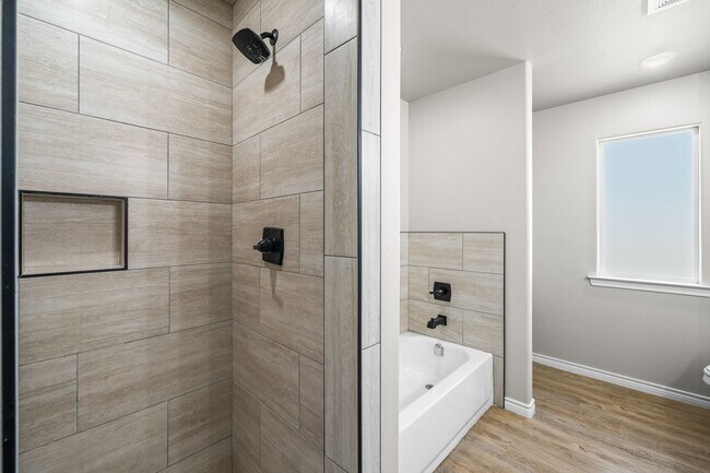Foto del edificio - 7409 E Keuka St