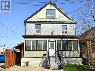 Building Photo - 300 Balmoral Ave N