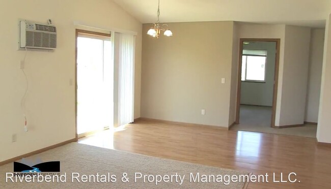 Building Photo - 2 br, 1 bath House - 13305 44th Ave N
