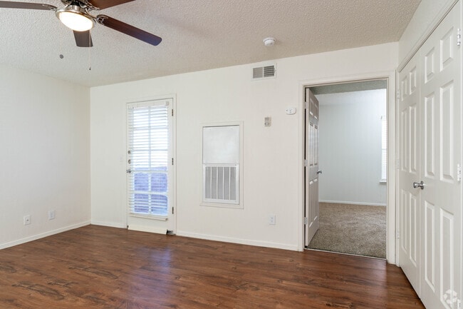 1HAB, 1BA - 587ft² - Dieter Pines Apartments