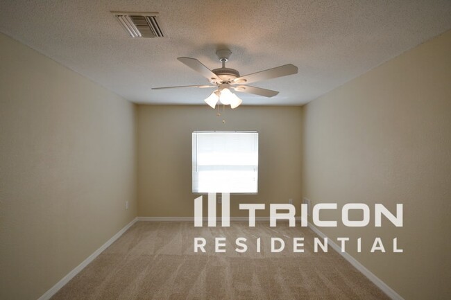 Foto del edificio - 506 Highview Terrace N Brandon FL