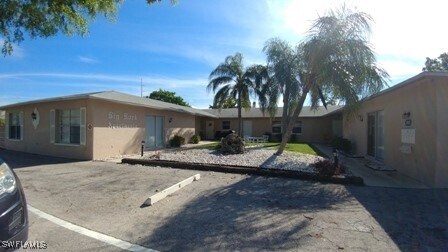Primary Photo - 3815 SE 15th Pl