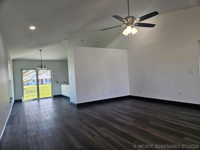 Building Photo - 5101 SE 43rd Trce