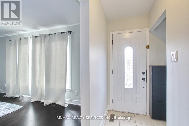 Building Photo - 185 EARNSCLIFFE Cir