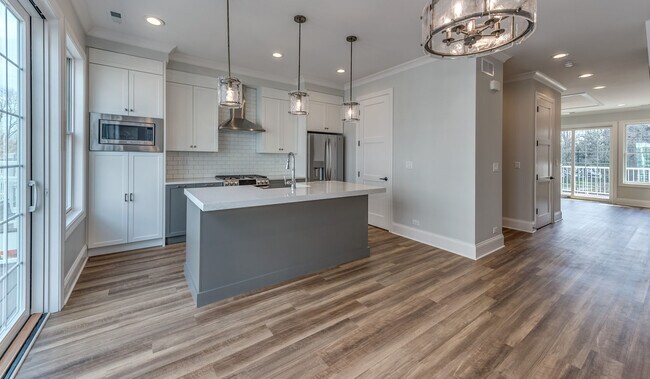 Building Photo - 1111 S Eldridge Ln