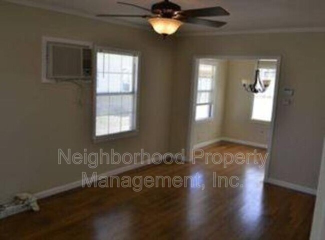 Foto del edificio - 242 N Glenn Ave