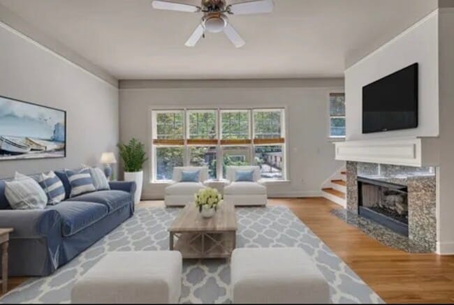 Building Photo - 1390 Dutch Valley Pl NE