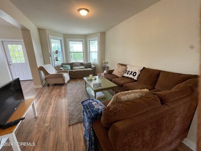 Foto del edificio - 171 Lincoln Ave