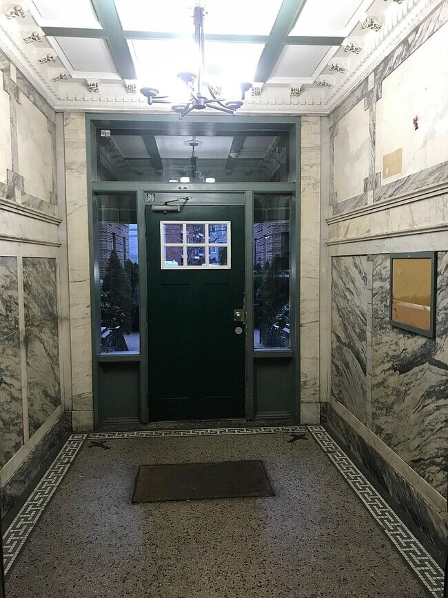 Foto del edificio - 264 Palisade Ave