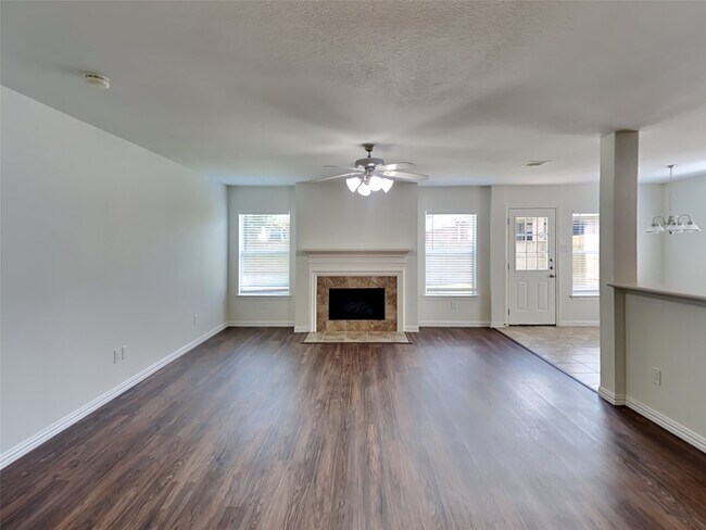 Foto del edificio - 26949 Carriage Manor Ln