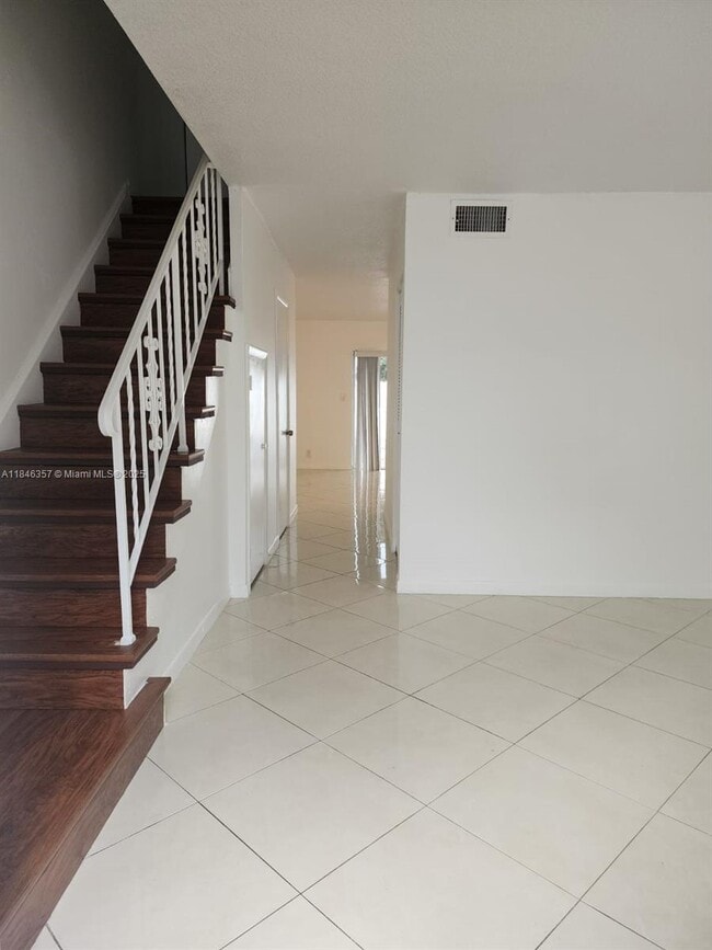 Building Photo - 6744 SW 40th St