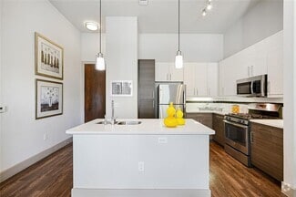 Building Photo - 2411 Fondren Rd