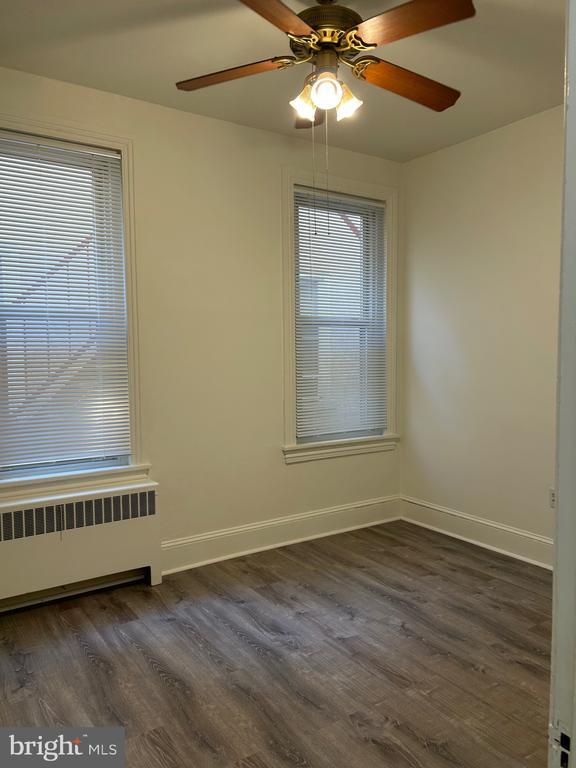 Building Photo - 206 W Gay St