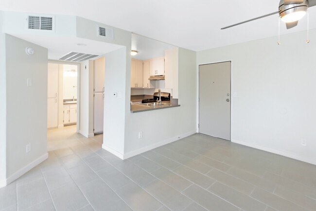 Building Photo - Haskell Regency