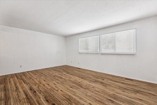 Building Photo - 6203-6122 122 Ave NW