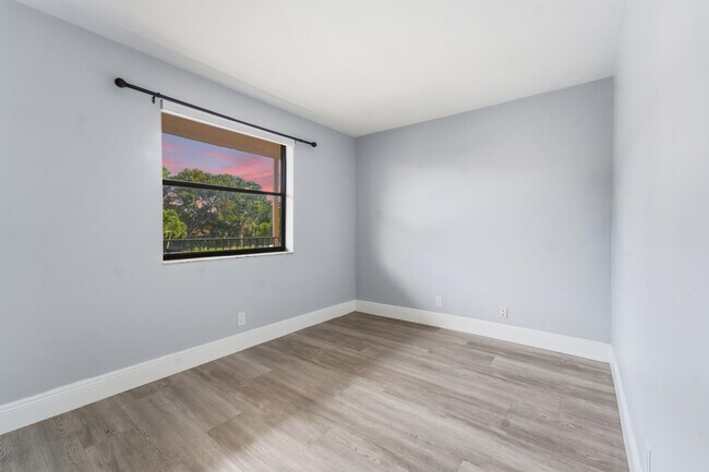 Foto del edificio - 11477 NW 39th Ct