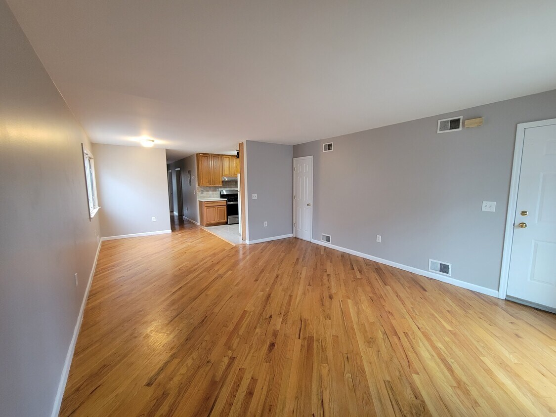 Primary Photo - 1401 51st St