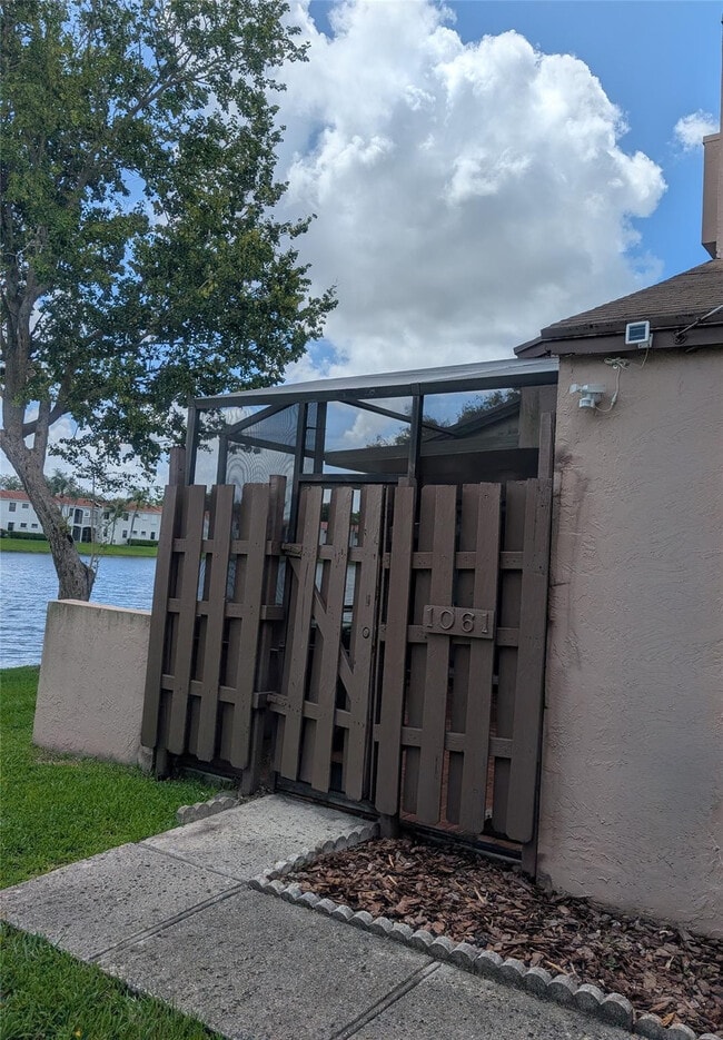 Foto del edificio - 1061 NW 122nd Terrace