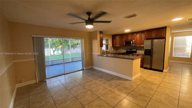 Foto del edificio - 8274 SW 42nd Ct