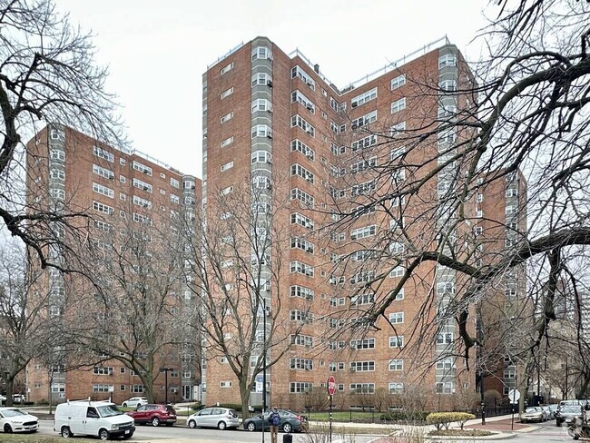 Building Photo - 4950 N Marine Dr