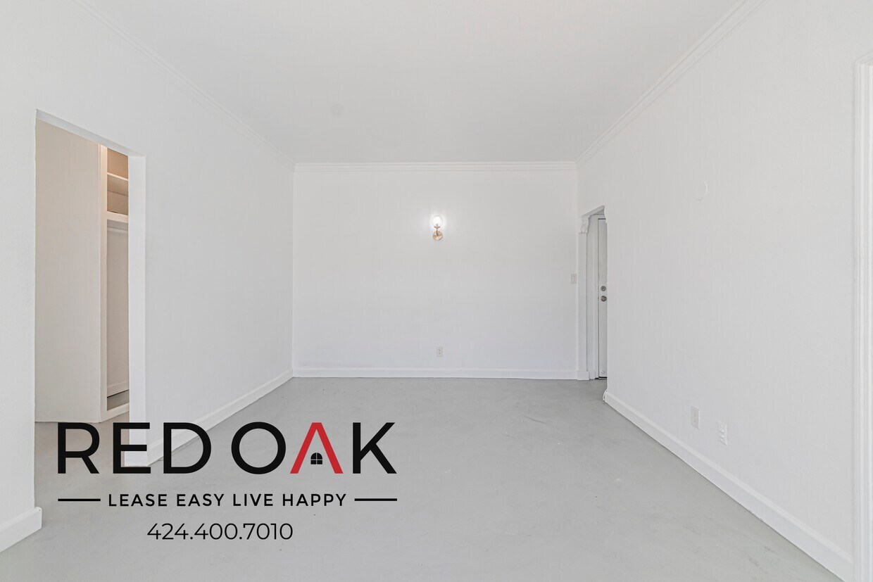 Foto principal - 535 S Gramercy Pl