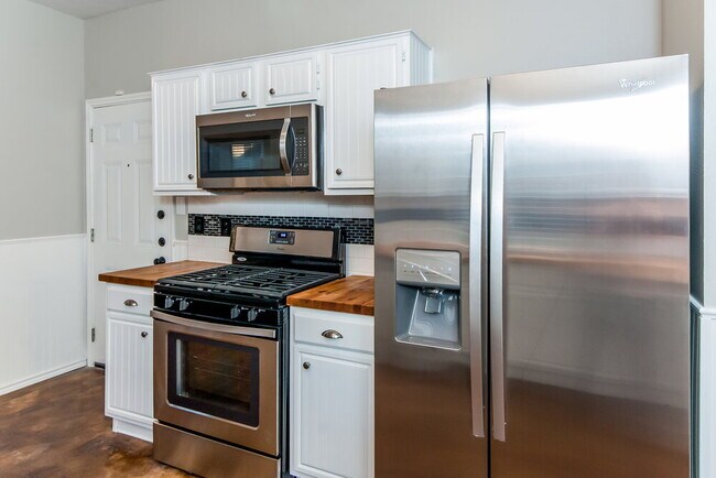 Building Photo - 18930 Forest Trace Dr