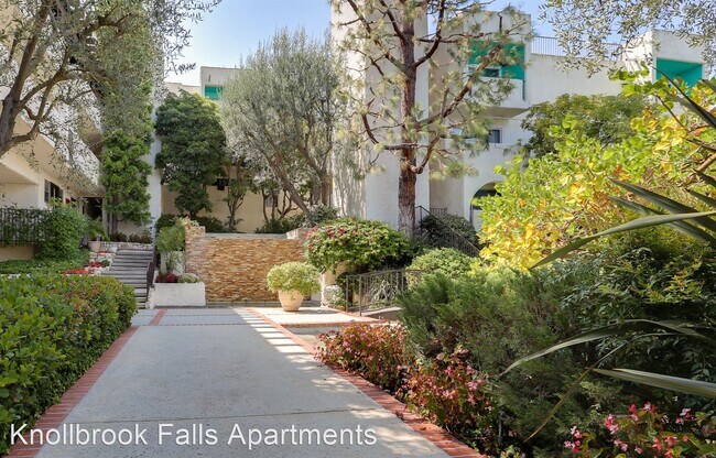 Foto del edificio - 5711 Ravenspur Dr