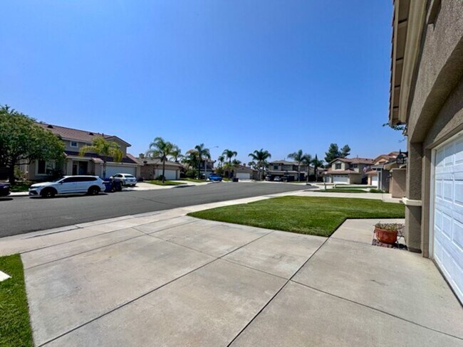 Building Photo - Charming 3 Bedroom Single Story Home in Me...