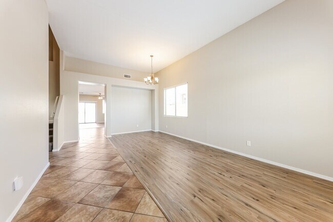 Foto del edificio - 40810 N Hudson Ct