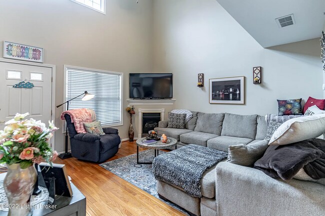 Foto del edificio - 250 Crescent Hill Pl