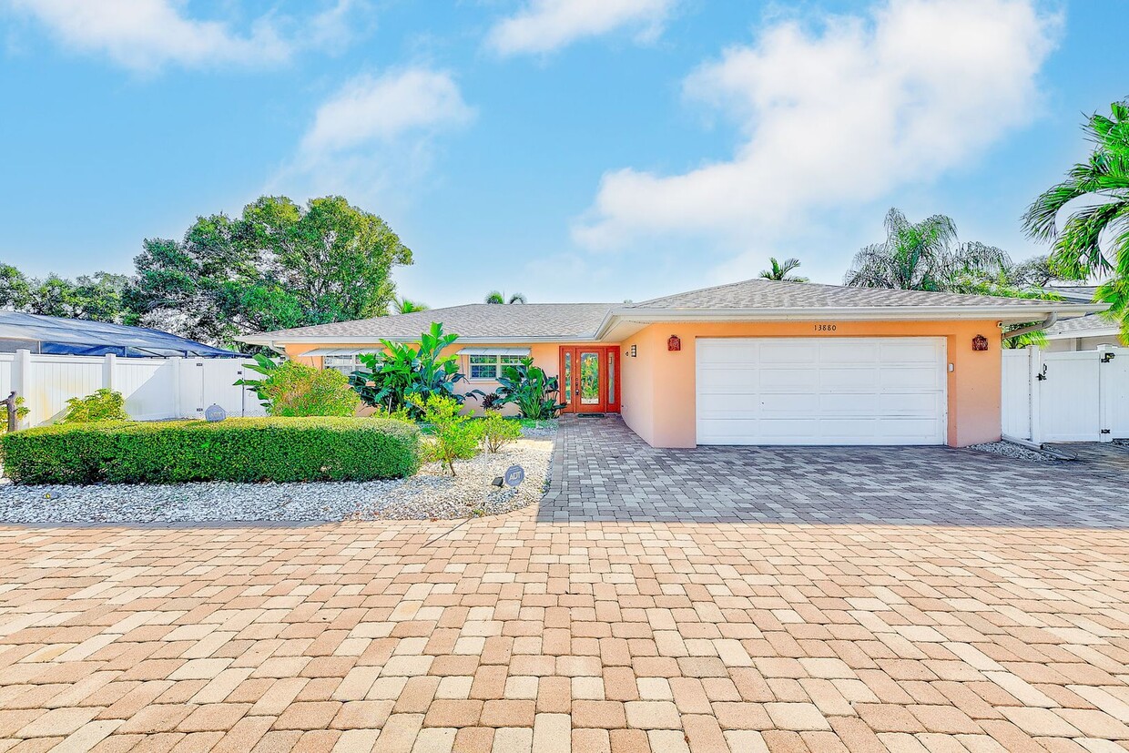 Primary Photo - 3-Bedroom, 2-Bath Seminole Home – Fully Furnished & Move-In Ready!