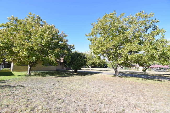 Building Photo - 2705 S 55th St Terrace