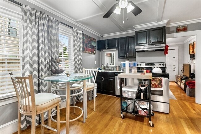 Foto del edificio - 32 Cottage St