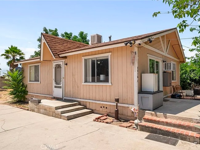 Charming 2bed 1 bath back house - 7516 Valaria Dr