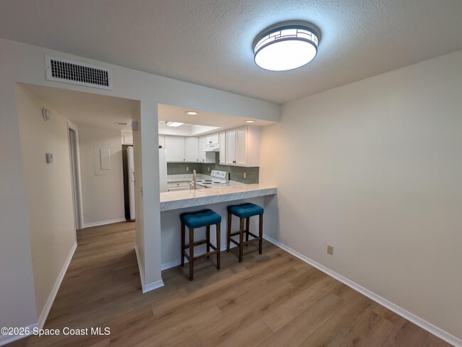 Building Photo - 3112-3121 Sir Hamilton Cir