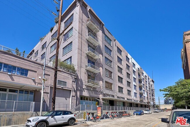 Foto del edificio - 1855 Industrial St