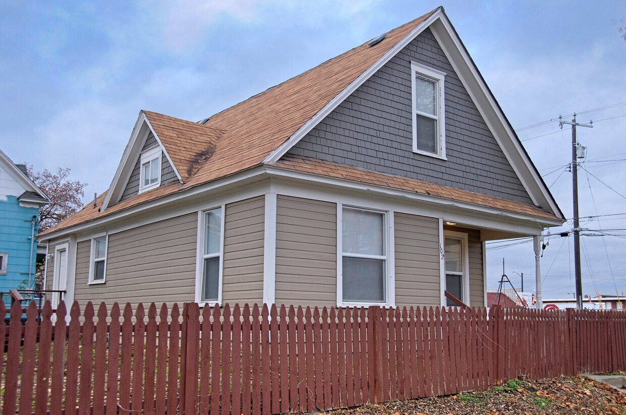 Foto principal - 102 S Perry St