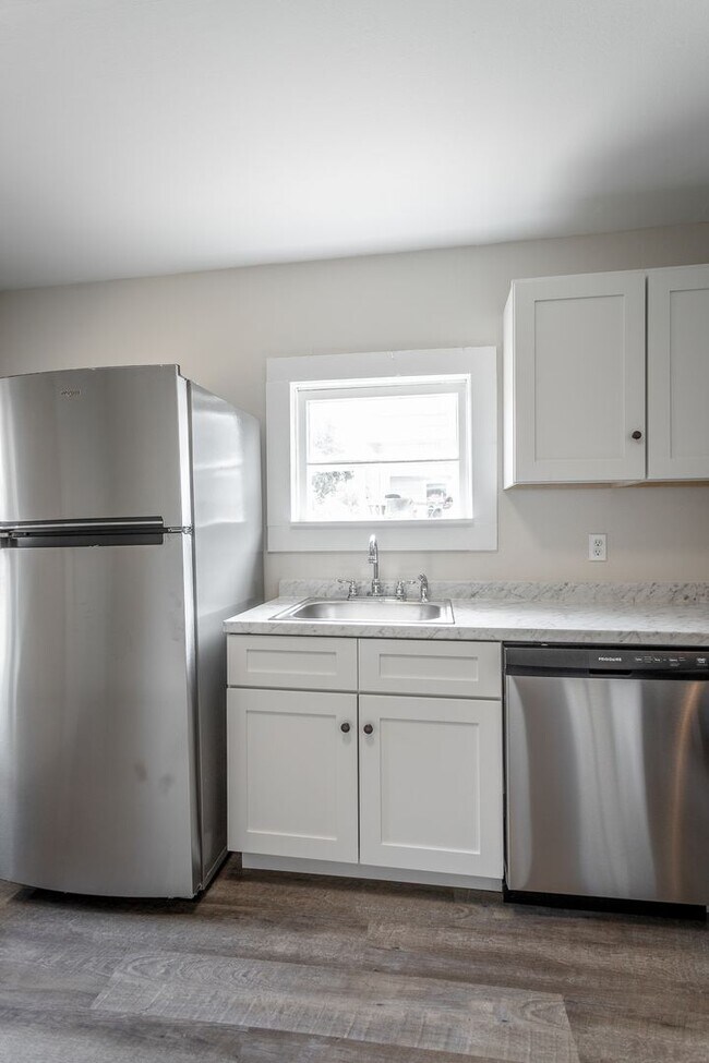 Foto del edificio - 2 Bedroom Home Just Off Main Street in Mill Town