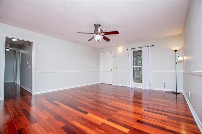 Foto del edificio - 1499 Stonington Ct