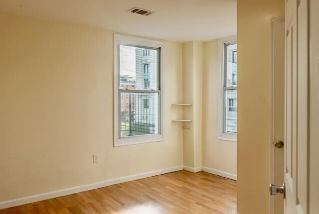 Foto del edificio - 559 Newark Ave