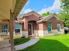Building Photo - 8010 Filltop St
